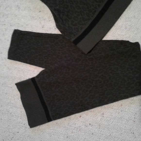 Work out outfit in great shape - Picture 3 of 3